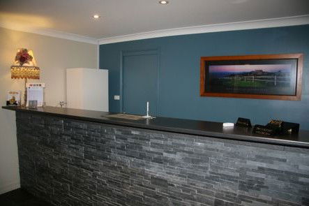 Comfort Inn Lake Macquarie - Lightning Ridge Tourism 1