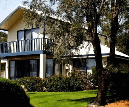 Bayside Villas - Lightning Ridge Tourism