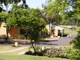 Helidon Natural Springs Spa Resort Motel - Lightning Ridge Tourism