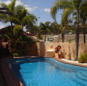 Glenmore Hotel Motel - Lightning Ridge Tourism 1
