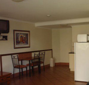 Glenmore Hotel Motel - Lightning Ridge Tourism 3