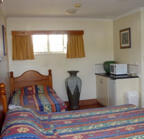 Glenmore Hotel Motel - Lightning Ridge Tourism 4