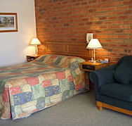 Australian Settlers Motor Inn - Lightning Ridge Tourism