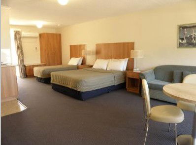 Best Western Fairway Motor Inn - Lightning Ridge Tourism 4