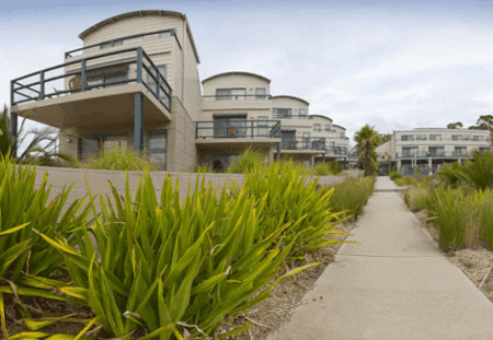 Corrigans Cove Apartments - Lightning Ridge Tourism