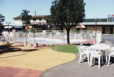 The Ashwood Motor Inn - Lightning Ridge Tourism 0