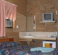 Ascot Budget Inn - Lightning Ridge Tourism