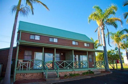 Beach Haven - Lightning Ridge Tourism 0