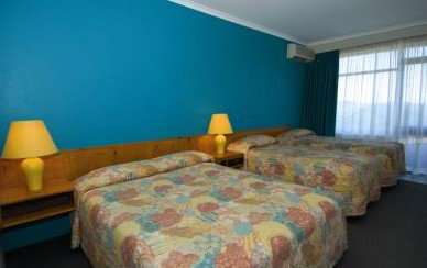 Gosford Motor Inn And Apartments - Lightning Ridge Tourism 0