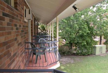 Gosford Motor Inn And Apartments - Lightning Ridge Tourism 1
