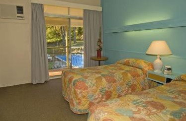 Gosford Motor Inn And Apartments - Lightning Ridge Tourism 3
