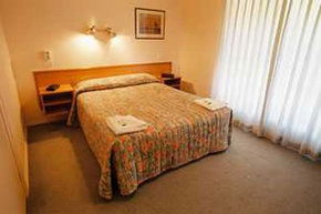Birralee Holiday Villas - Lightning Ridge Tourism 0