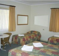 Bucketts Way Motel - Lightning Ridge Tourism