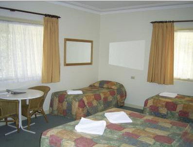 Bucketts Way Motel - Lightning Ridge Tourism 0