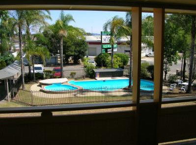 Bucketts Way Motel - Lightning Ridge Tourism 1