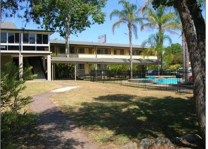 Bucketts Way Motel - Lightning Ridge Tourism 2