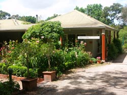 Treetops Bed And Breakfast - Lightning Ridge Tourism 0
