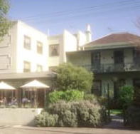 Magnolia Court Boutique Hotel - Lightning Ridge Tourism