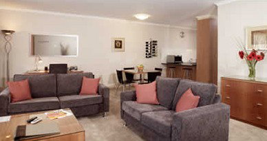Ringwood Royale Apartment Hotel - Lightning Ridge Tourism 0