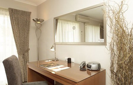Ringwood Royale Apartment Hotel - Lightning Ridge Tourism 3