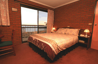Swansea Waterloo Inn Motel - Lightning Ridge Tourism 2