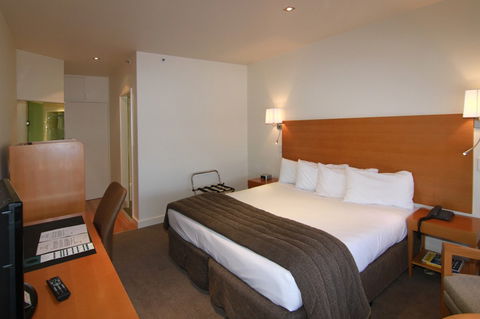 Quality Hotel Gateway Devonport - Lightning Ridge Tourism 2