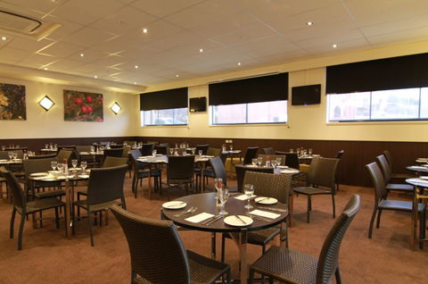 Quality Hotel Gateway Devonport - Lightning Ridge Tourism 5