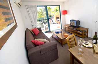 Karana Palms Resort - Lightning Ridge Tourism 5