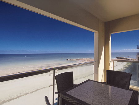 Oaks Plaza Pier - Lightning Ridge Tourism 4
