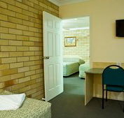 Starlight Motor Inn - Lightning Ridge Tourism