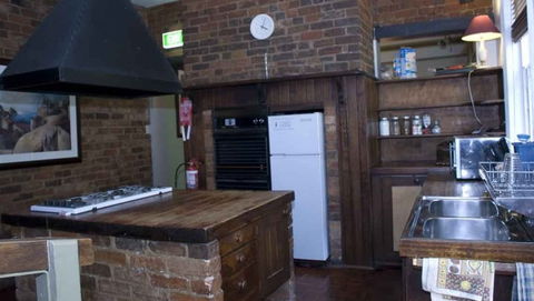 The Nunnery Guesthouse - Lightning Ridge Tourism 2