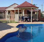 Roma Mid Town Motor Inn - Lightning Ridge Tourism
