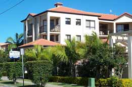 Chevron Palms - Lightning Ridge Tourism 0