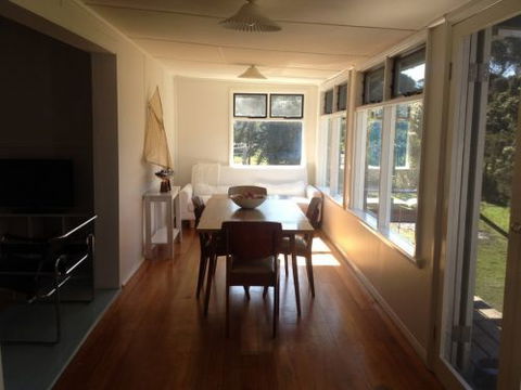 Greens Beach Cottage - Lightning Ridge Tourism 3
