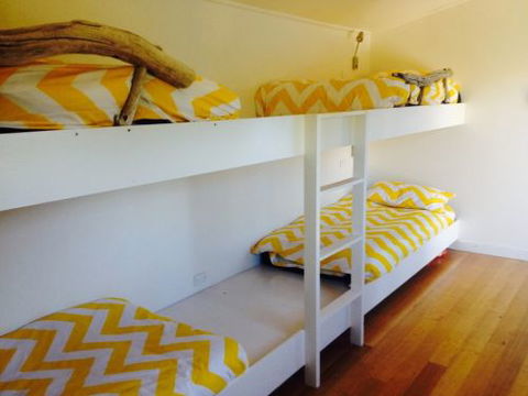 Greens Beach Cottage - Lightning Ridge Tourism 9