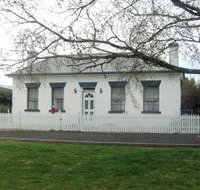Batt's Cottage - Lightning Ridge Tourism