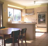 Red Rock Lodge - Lightning Ridge Tourism
