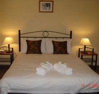 Snowstream Riverside Apartments - Lightning Ridge Tourism