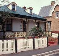 Barton Cottage - Lightning Ridge Tourism