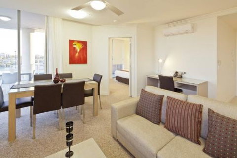 Sudima Suites  - Lightning Ridge Tourism 2