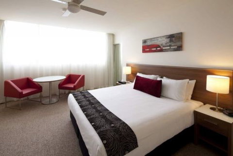 Sudima Suites  - Lightning Ridge Tourism 3