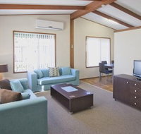Karalta Court Village - Lightning Ridge Tourism