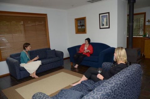 Dune Hideaway - Lightning Ridge Tourism 4