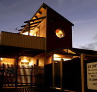 Black Dolphin Luxury Accommodation - Lightning Ridge Tourism