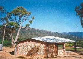 Grampians Pioneer Cottages - Lightning Ridge Tourism 0