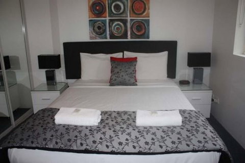 Montego Sands Resort - Lightning Ridge Tourism 0
