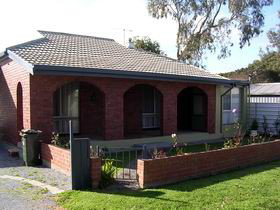 The Anchorage Beach House Normanville - Lightning Ridge Tourism 0