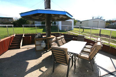 Bridport Holiday Rental - Lightning Ridge Tourism 4