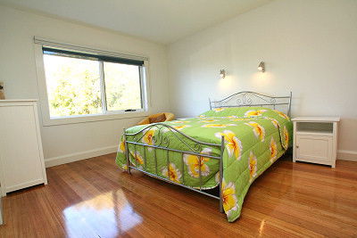 Bridport Holiday Rental - Lightning Ridge Tourism 5