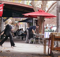 About Henry's - Lightning Ridge Tourism
